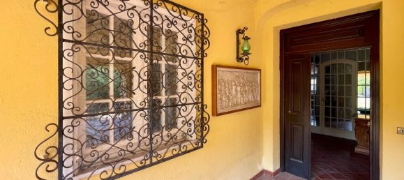 4 bedrooms Villa in Arpino, Italy No. 381078 33