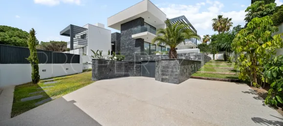 4 Schlafzimmer Villa in Marbella, Spain, Nr. 190019 2