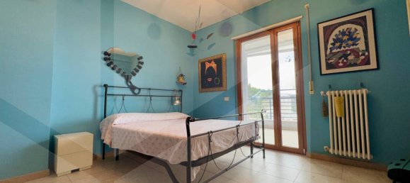 Propiedad comercial de 3 habitaciónes en Matera, Italy No. 22989 10