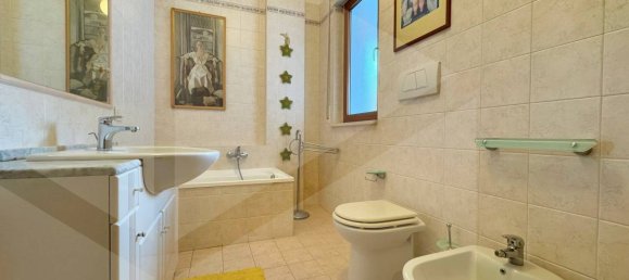 Propiedad comercial de 3 habitaciónes en Matera, Italy No. 22989 16