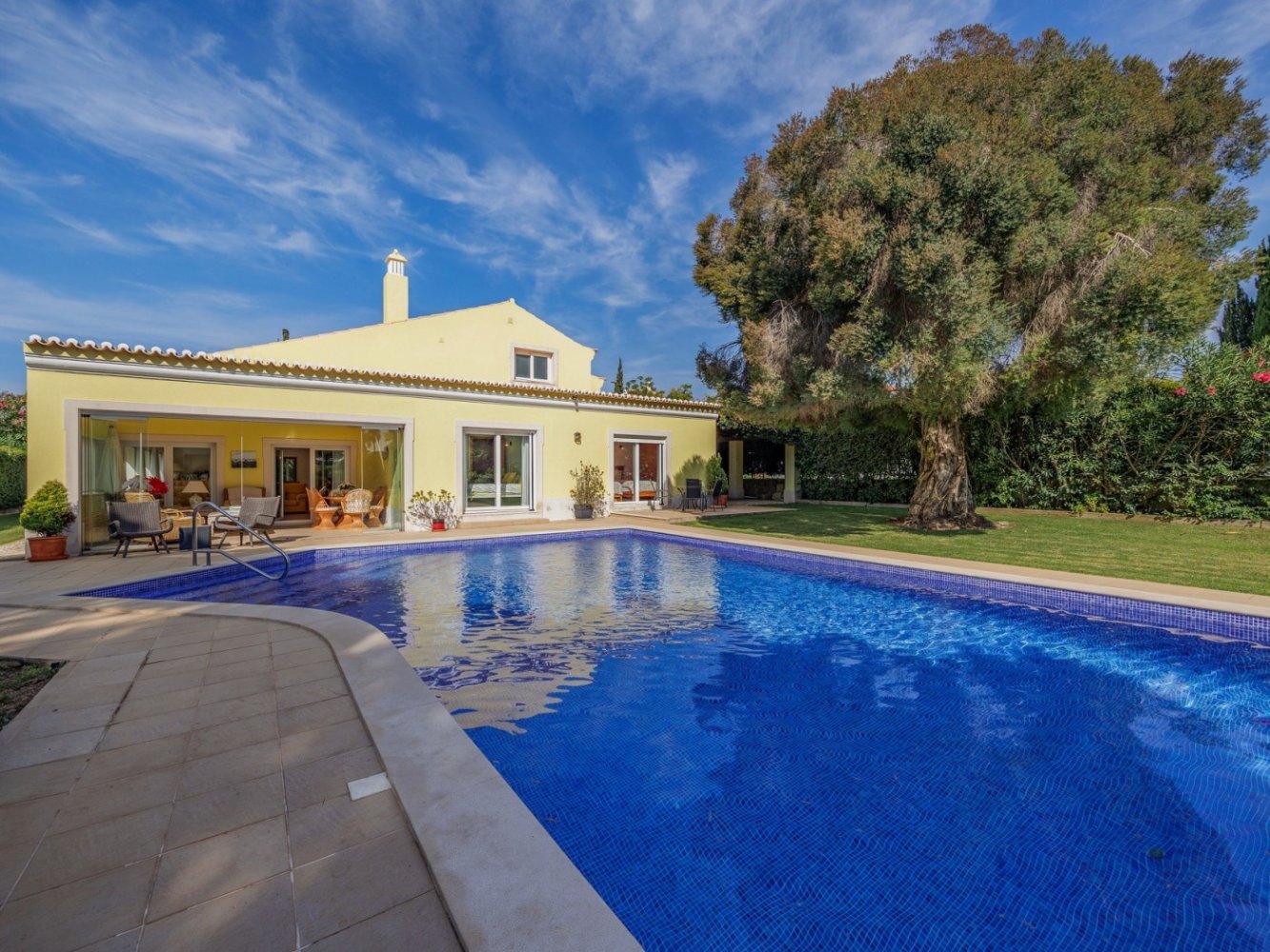 4 bedrooms Villa in Faro, Portugal No. 323261