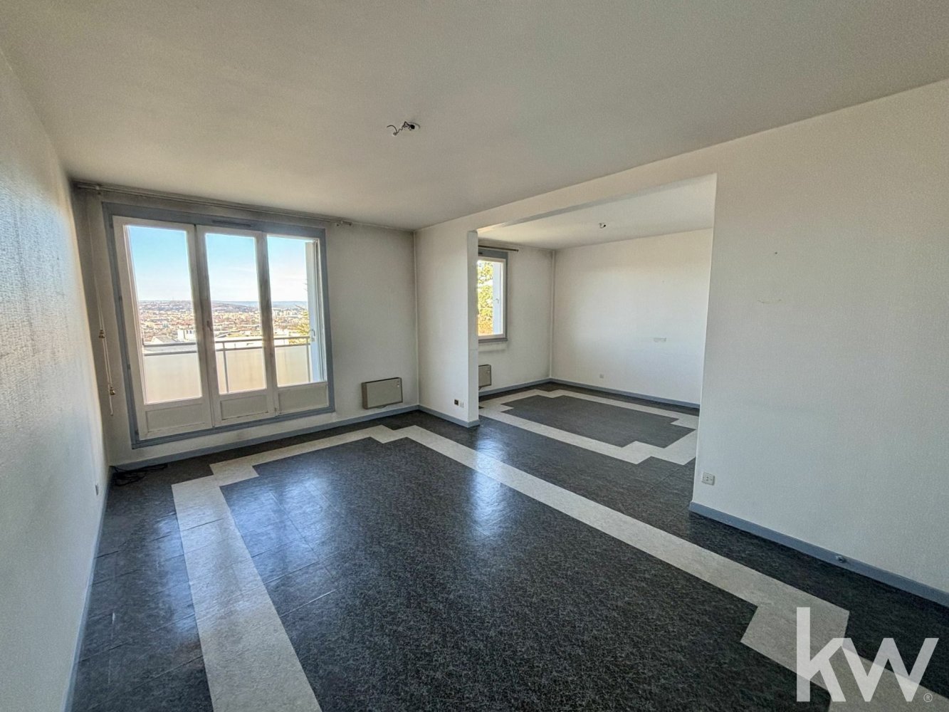 2 bedrooms Apartment in Saint-Jean-Bonnefonds, France No. 195812