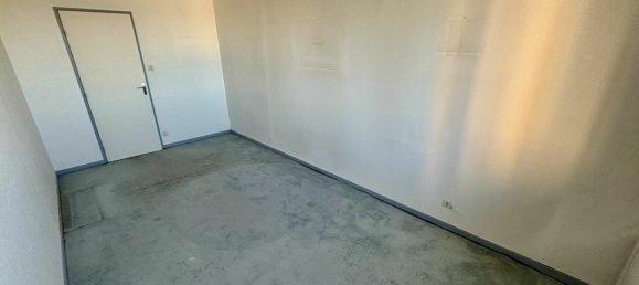 2 bedrooms Apartment in Saint-Jean-Bonnefonds, France No. 195812 6