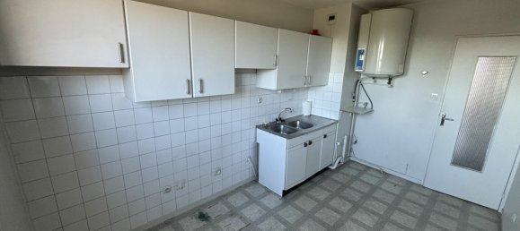 2 bedrooms Apartment in Saint-Jean-Bonnefonds, France No. 195812 5