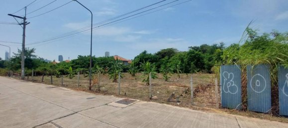 Terrain à Pattaya, Thailand No. 24013 8
