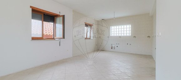 2 bedrooms House in Pinheiro de Azere, Portugal No. 166905 7