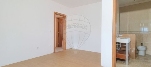 2 bedrooms House in Pinheiro de Azere, Portugal No. 166905 4