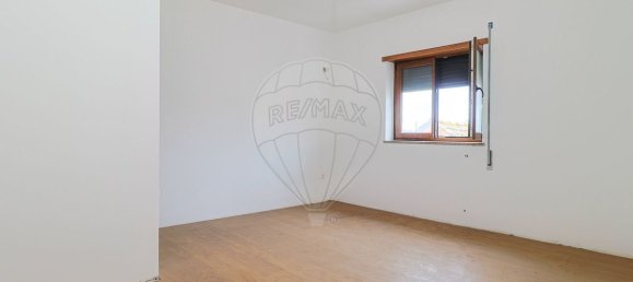 2 bedrooms House in Pinheiro de Azere, Portugal No. 166905 3