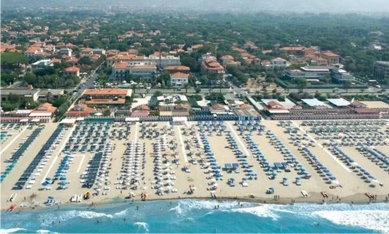 3000m² Commercial property in Camaiore, Italy No. 212908