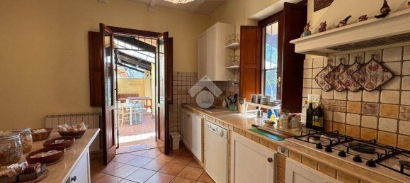 6 bedrooms Villa in Latina, Italy No. 124681 11