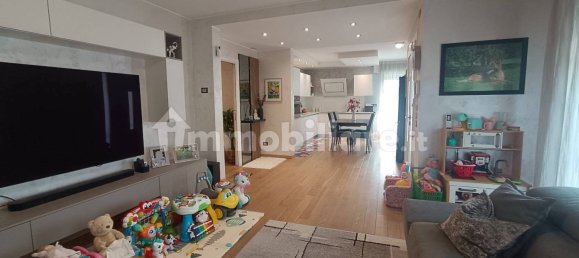 3 bedrooms Villa in Roncade, Italy No. 327057 8