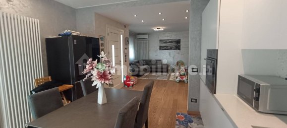 3 bedrooms Villa in Roncade, Italy No. 327057 6