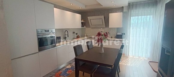 3 bedrooms Villa in Roncade, Italy No. 327057 4