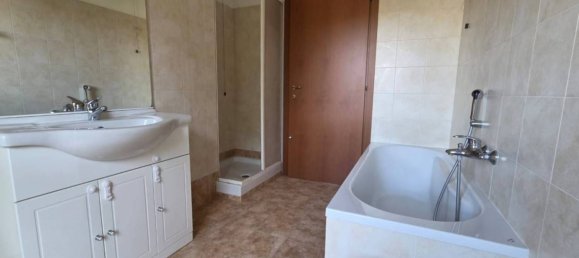 2 Schlafzimmer Wohnung in Meda, Italy, Nr. 258879 16