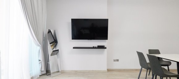 Studio in Dubai, UAE No. 20958 5