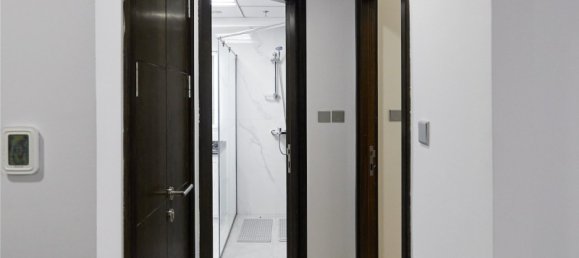 Studio in Dubai, UAE No. 20958 10