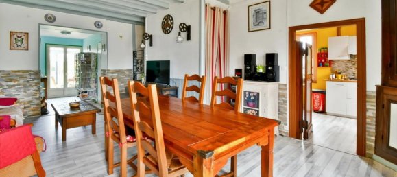 2 bedrooms Castles in Preveranges, France No. 243836 4