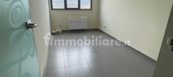 Oficina de 3 habitaciónes en Rende, Italy No. 41543 7