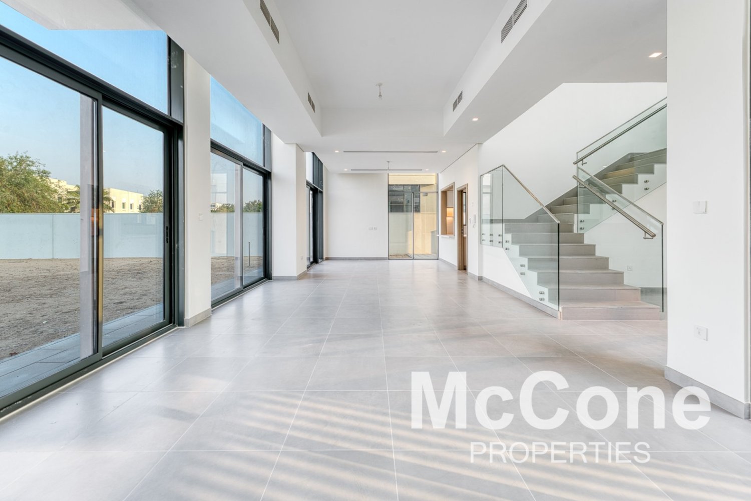 Villa T5 em Al Furjan, UAE N.º 25960