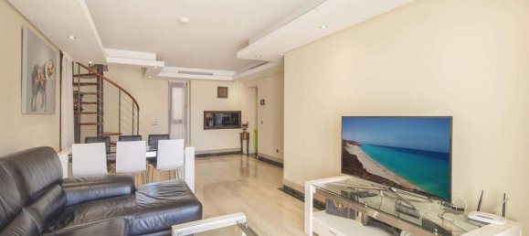 3 bedrooms Penthouse in Estepona, Spain No. 20272 4
