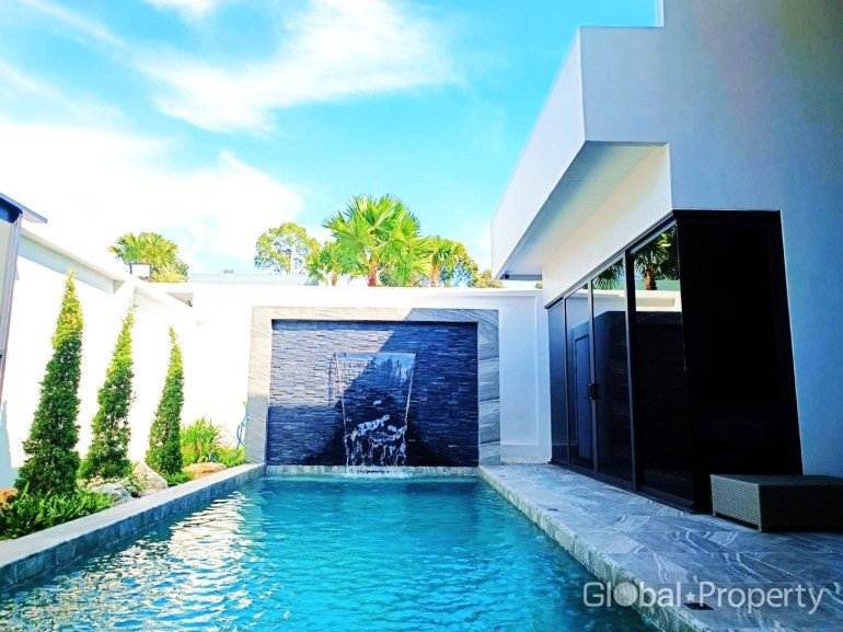 3 bedrooms House in Pattaya, Thailand No. 26145