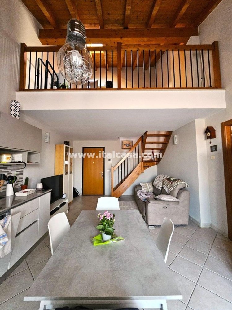 4 bedrooms Duplex in Curtatone, Italy No. 362841