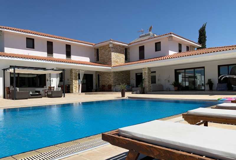 Villa T6 em Dromolaxia, Cyprus N.º 67761