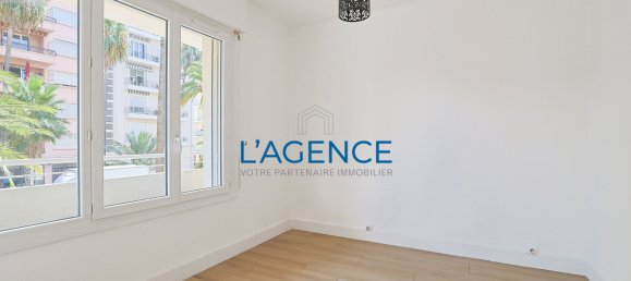 Apartamento de 1 dormitorio en Hyeres, France No. 349882 4