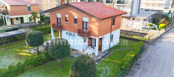 3 bedrooms Villa in San Michele al Tagliamento, Italy No. 124733 2