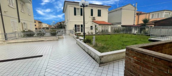 2 bedrooms Apartment in Fano, Italy No. 333765 3