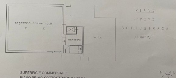 222m² Commercial property in Morbegno, Italy No. 251772 2