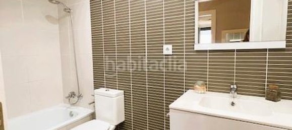 Квартира с 3 спальнями в Бадалона, Испания № 143276 16