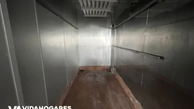 79m² Commercial property in Rota, Spain No. 200665