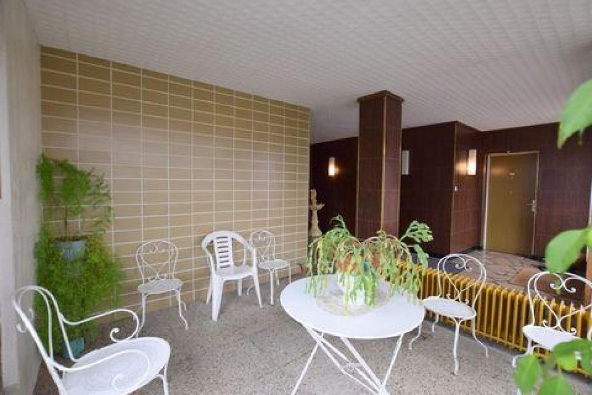 2 bedrooms Condo in Thouars, France No. 34838