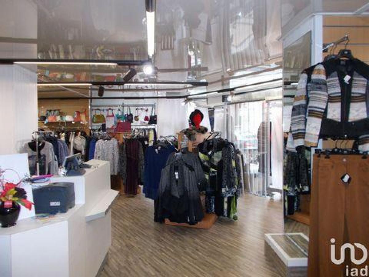 100m² Office in Tarbes, France No. 19256