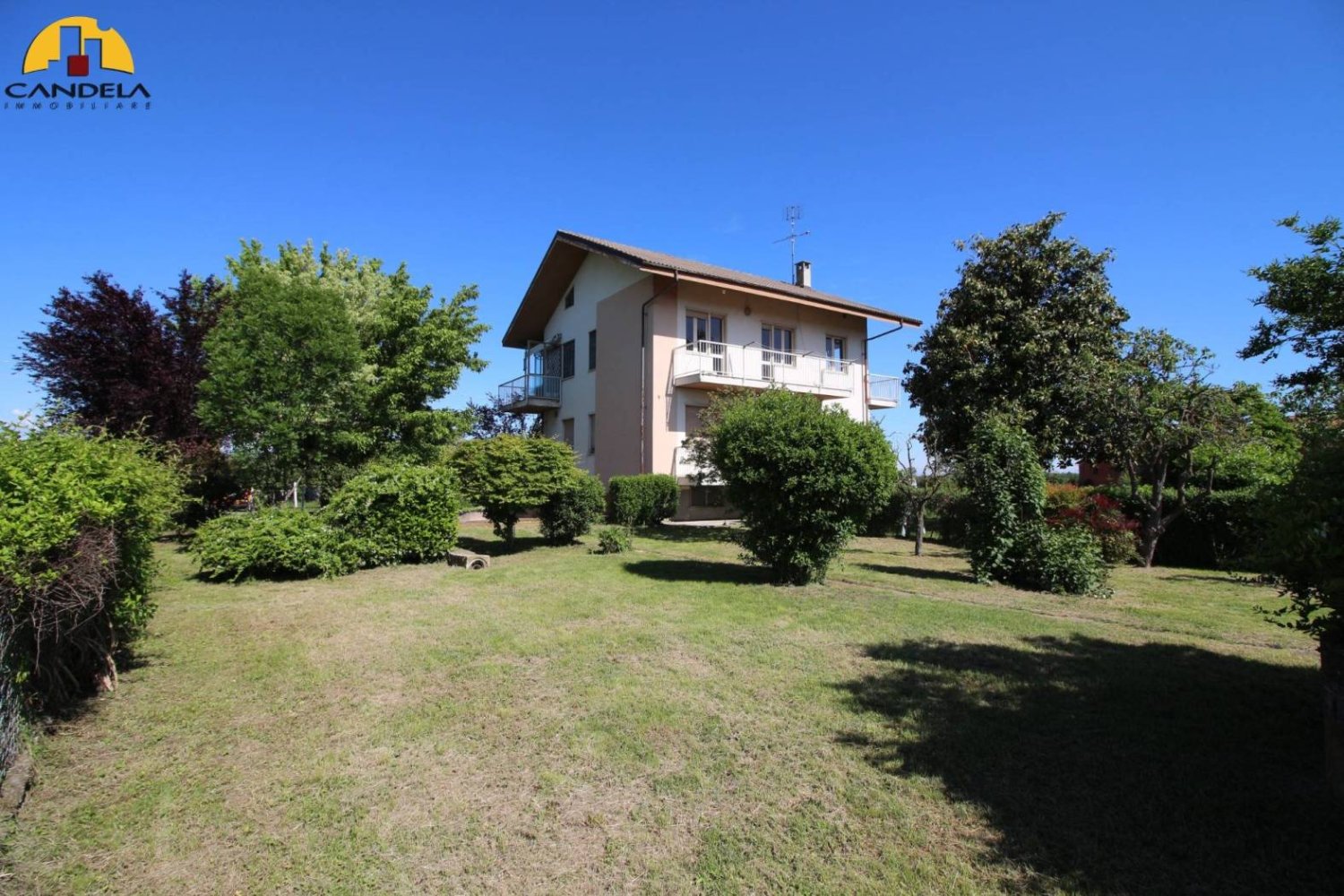 3 bedrooms Apartment in Mondovì, Italy No. 133397