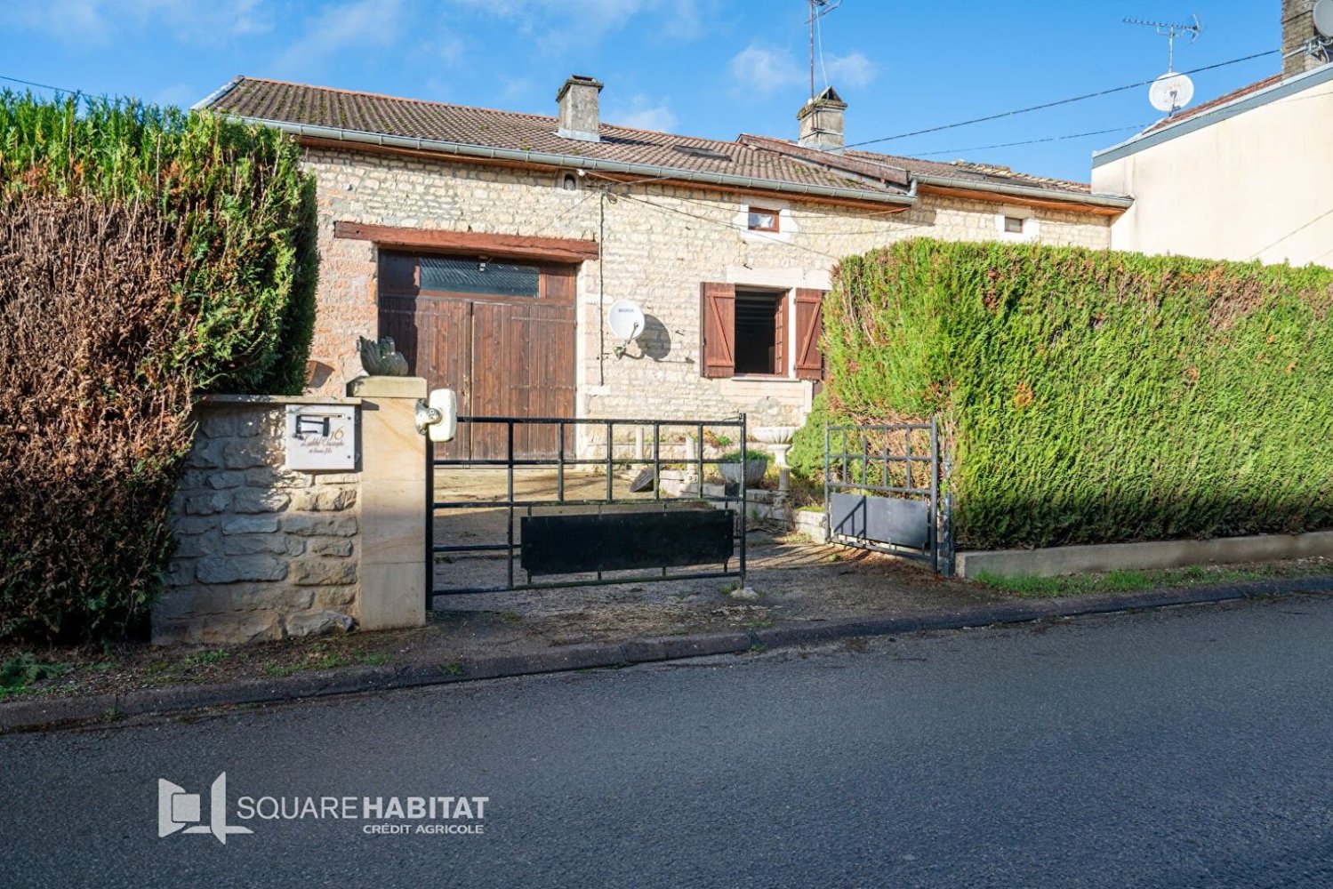 3 chambres Maison à Bologne, France No. 54426