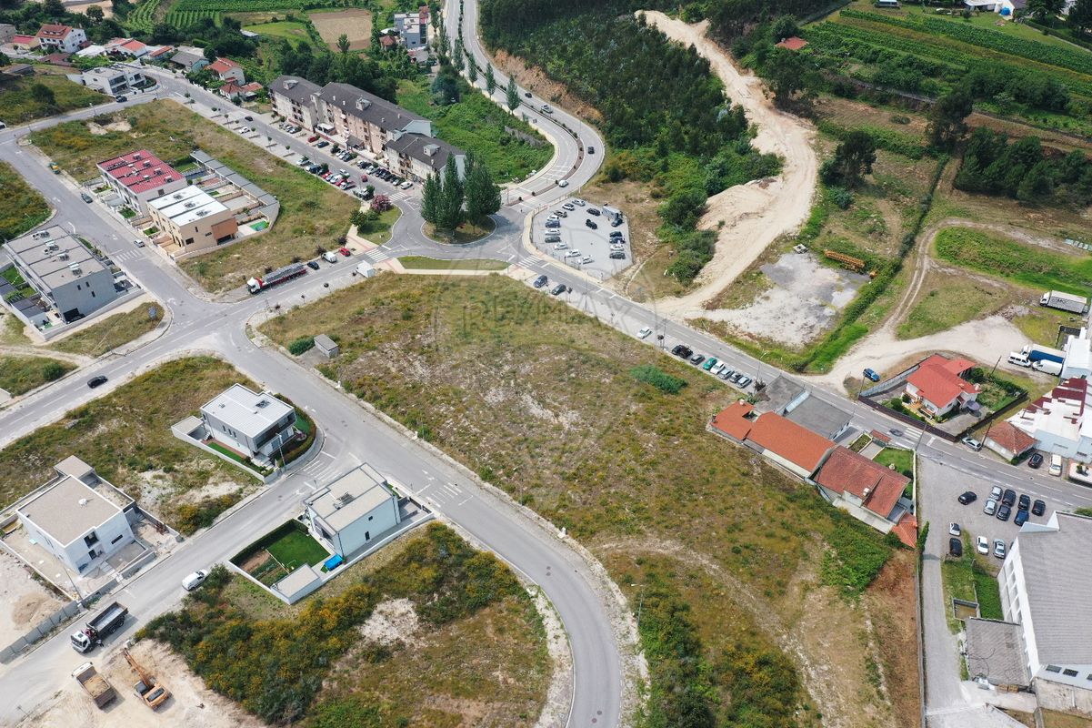  Land in Lousada, Portugal No. 62422