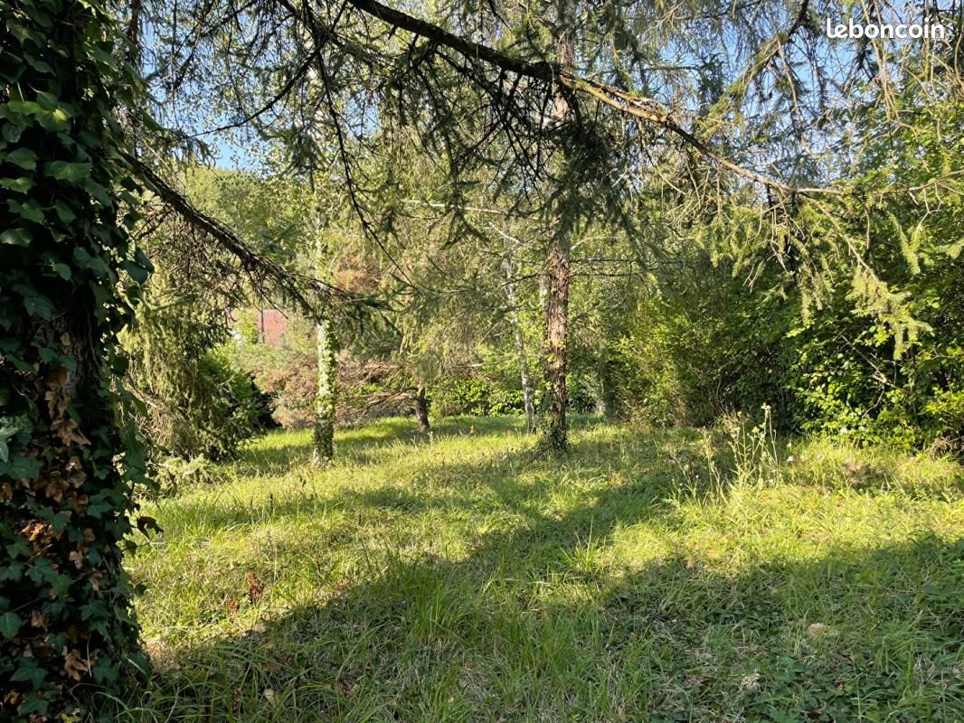  قطعة أرض في Saint-Ouen-les-Vignes, France 615متر مربع رقم 249912