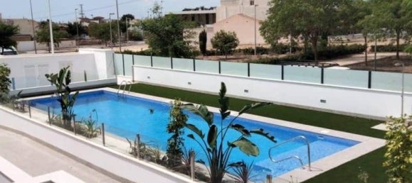 Bungalow de 3 dormitorios en Alicante, Spain No. 181627 3