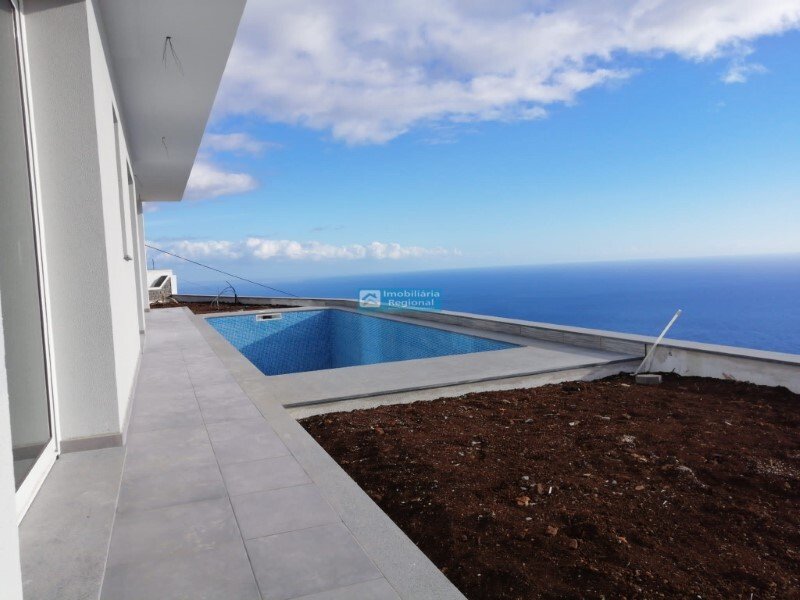 Villa de 3 dormitorios en Ponta do Sol, Portugal No. 146037