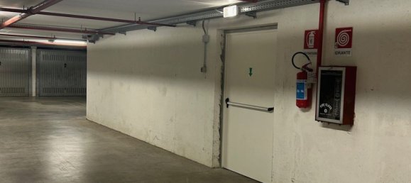 Гараж 16м² в Генуя, Италия № 339296 4