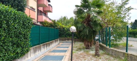 2 bedrooms Apartment in Veniano, Italy No. 373754 2