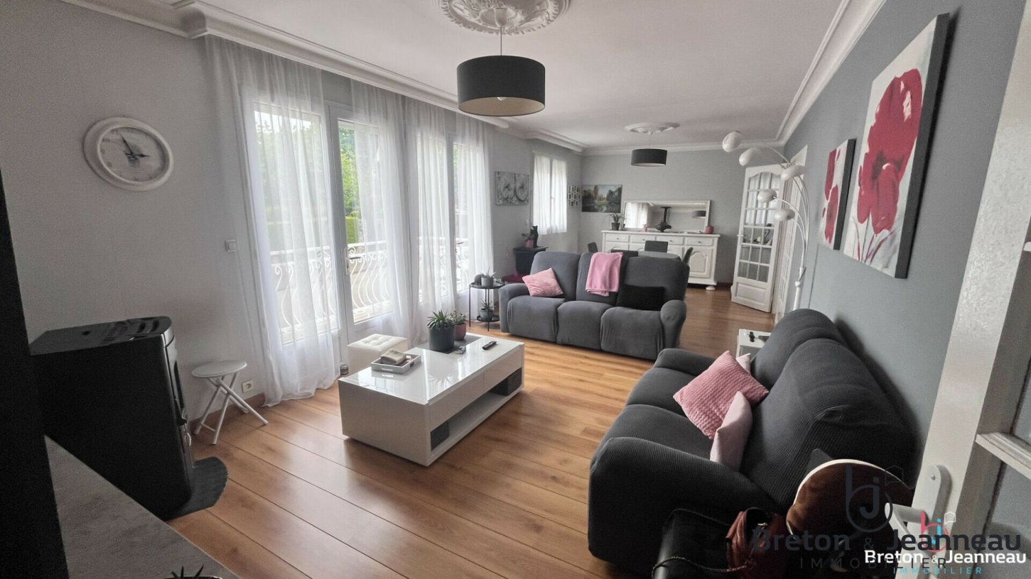 Casa de 4 dormitorios en Change, France No. 357858