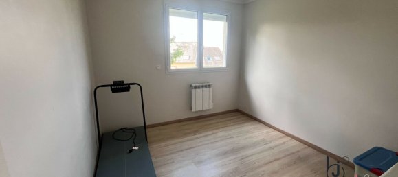 Casa de 4 dormitorios en Change, France No. 357858 6