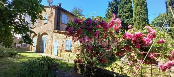 4 bedrooms House in Montaione, Italy No. 35177 25