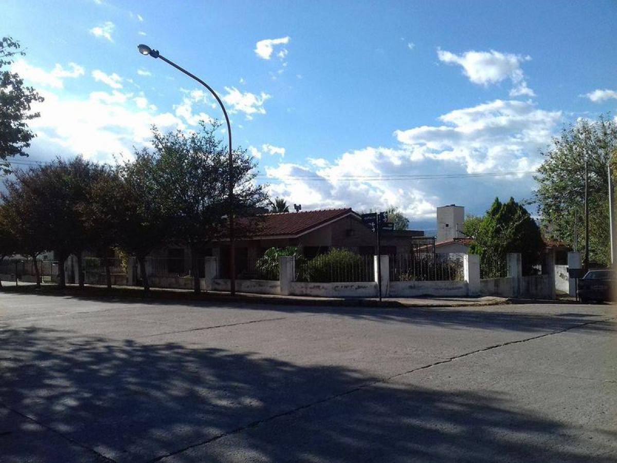 Casa de 6 dormitorios en Córdoba, Argentina No. 20510