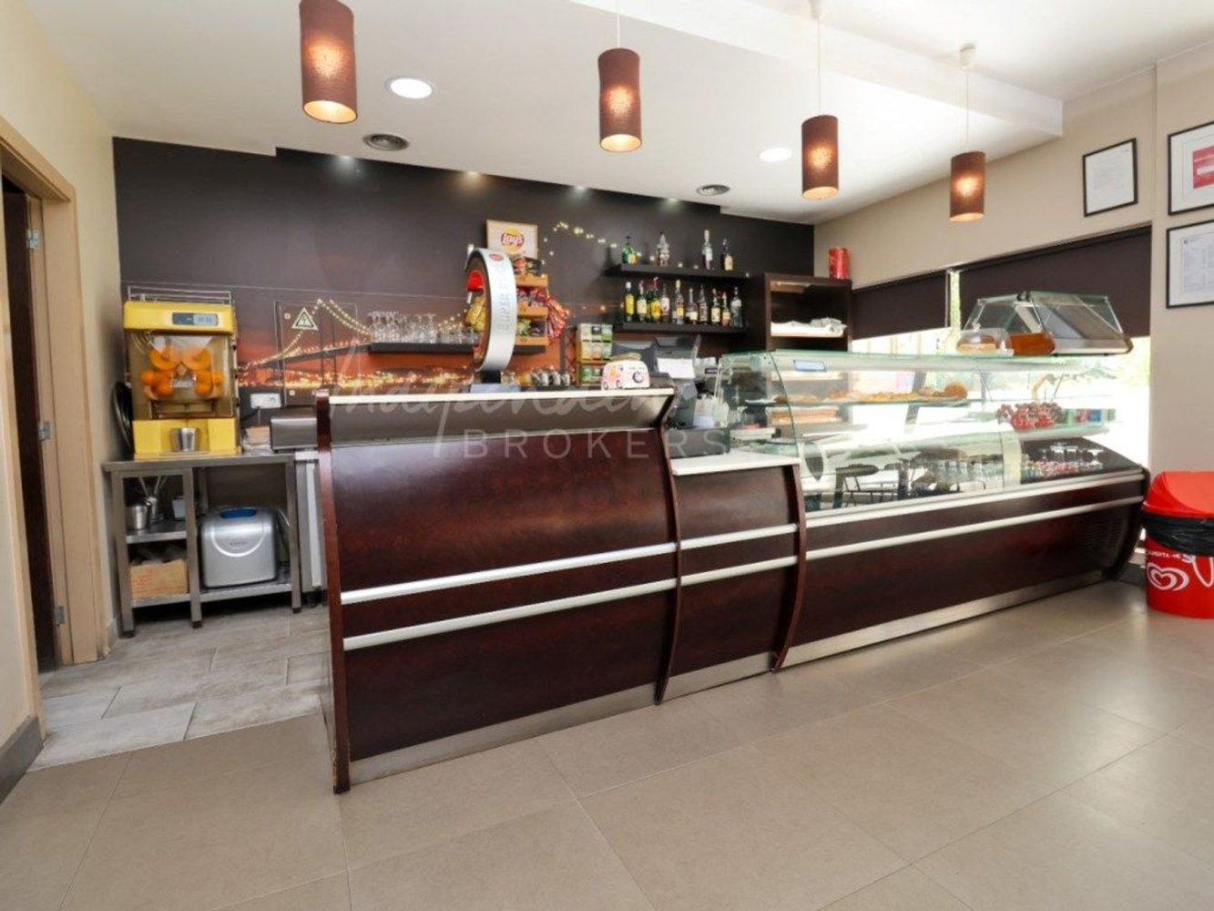 Propriété commerciale à Cascais, Portugal 118m² No. 223930