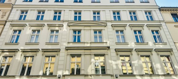 3 rooms House in Mitte, Germany No. 12403 3