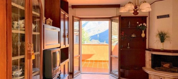 2 bedrooms House in Comano, Italy No. 174893 2